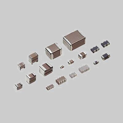 Medium and high voltage chip capacitors